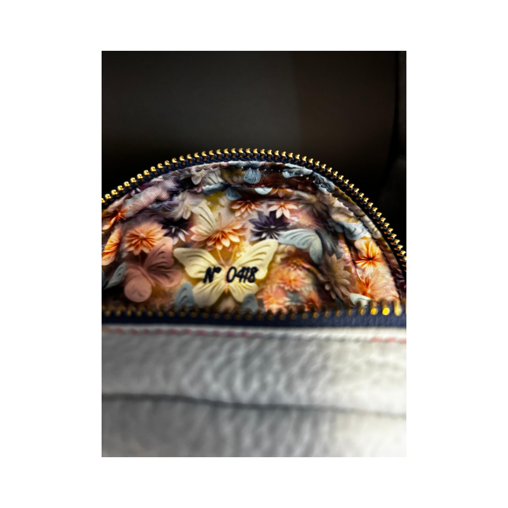 POCHETTE PASTICCINO N. 418 – Pelle Martellata Bicolor | Pezzo Unico-Borsa Artigianale di Lusso-Made in Italy - immagine 6