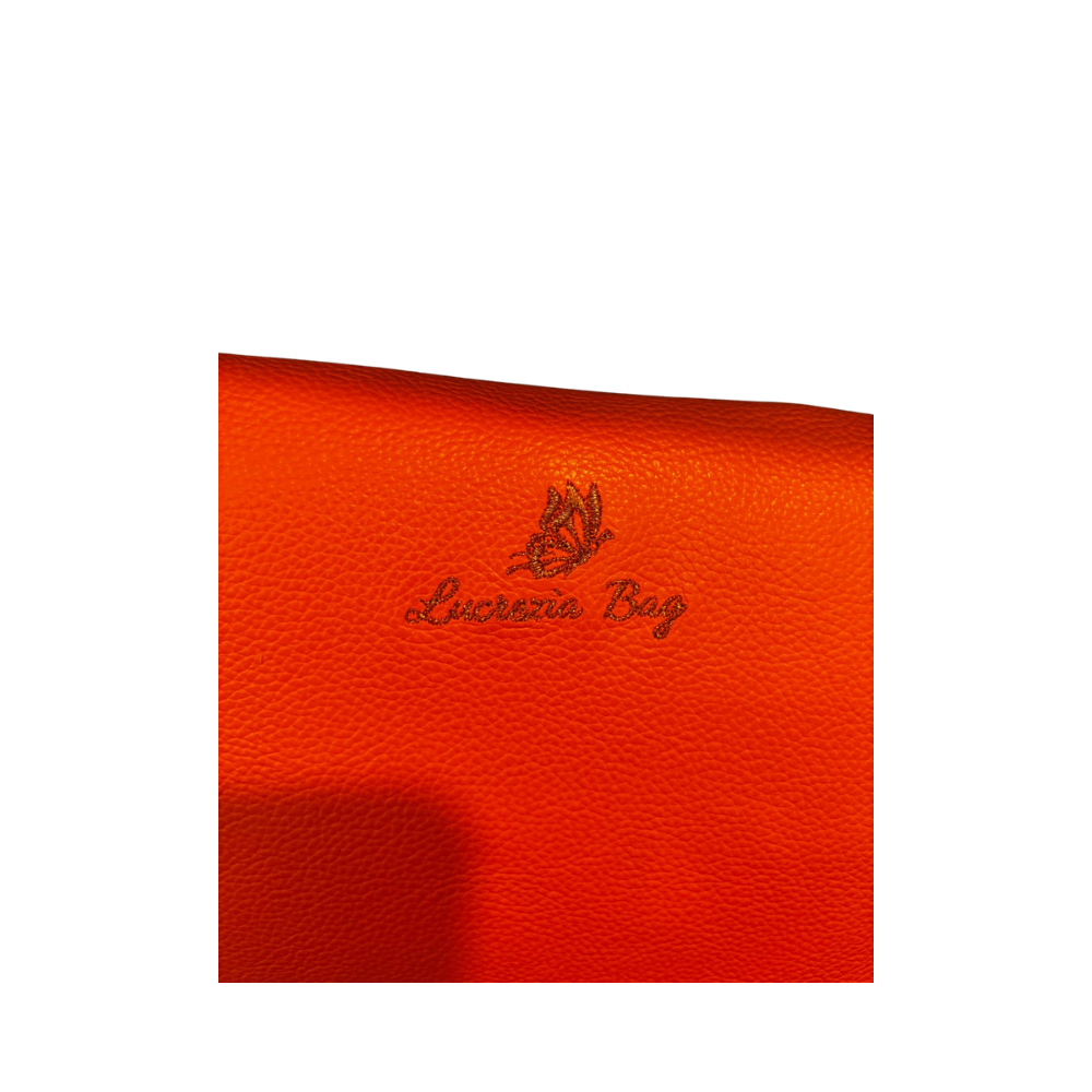 POCHETTE N. 424 – Collezione Estate 2026 | Pelle Martellata Arancio Monarca | Pezzo Unico-Borsa Artigianale di Lusso-Made in Italy - immagine 4
