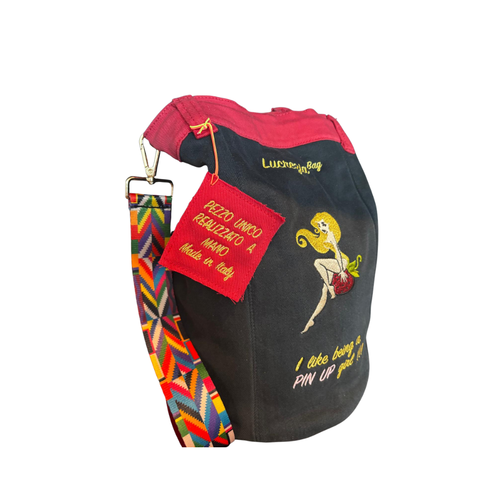 SECCHIELLO N. 546 – Collezione "Pin-up su Fragola" – Pezzo Unico – Borsa Artigianale di Lusso – Made in Italy - immagine 4
